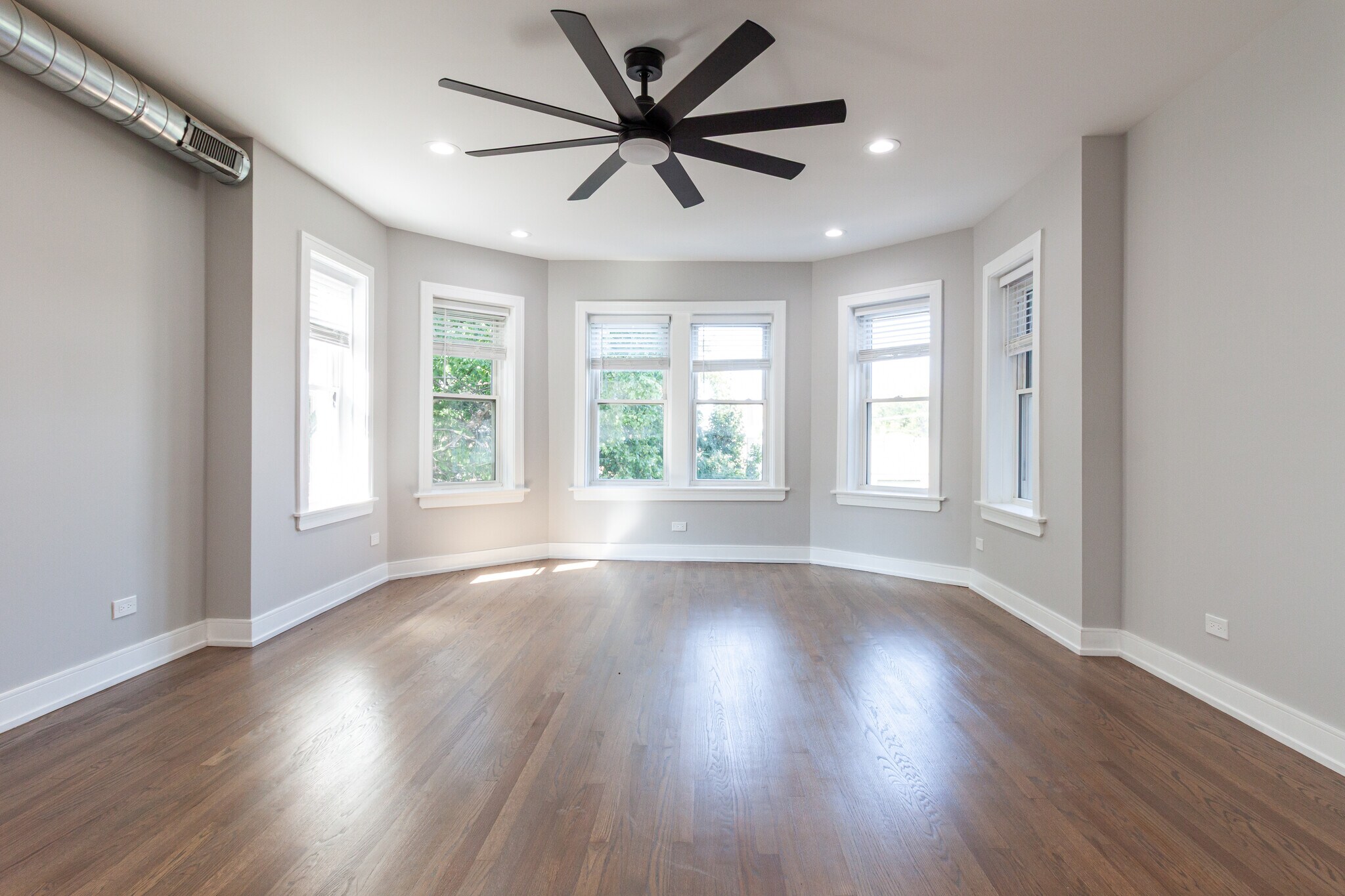 Building Photo - 2641 W Carmen Ave