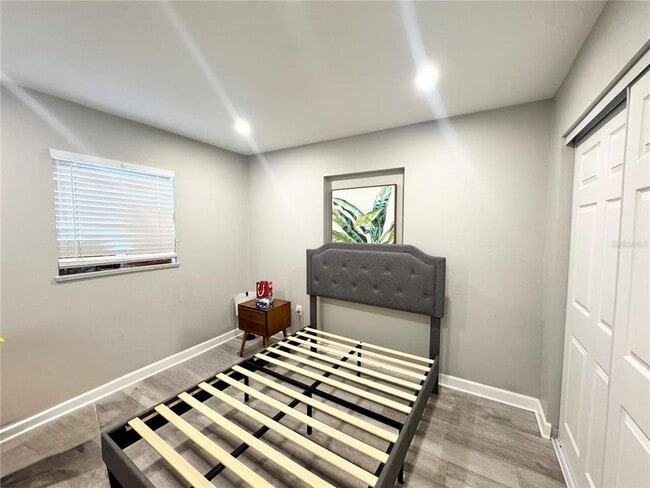 Building Photo - 3913 S Shade Ave