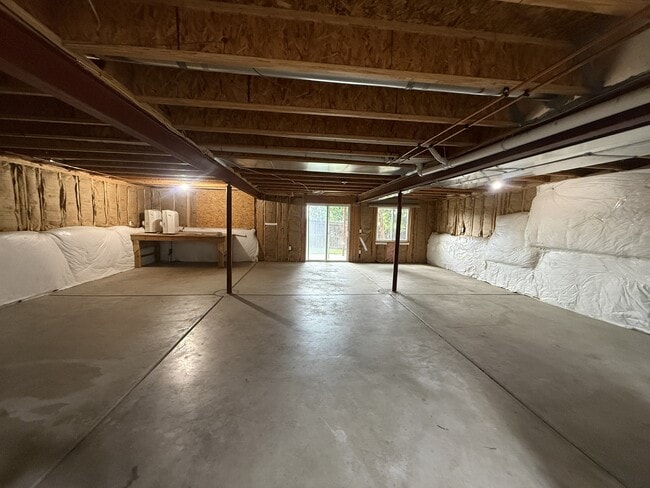 Building Photo - 7175 Leeside View