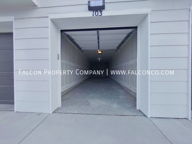 Building Photo - 3760 Presidio Point