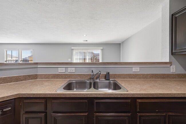 Building Photo - 2707 Piney Lake Ct