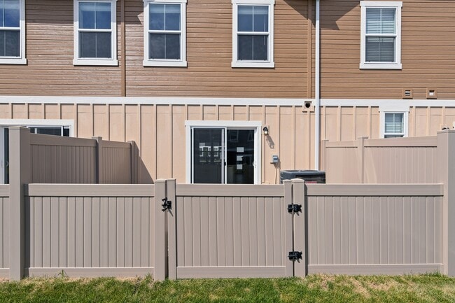 Building Photo - 10717 W Brownstone Ln