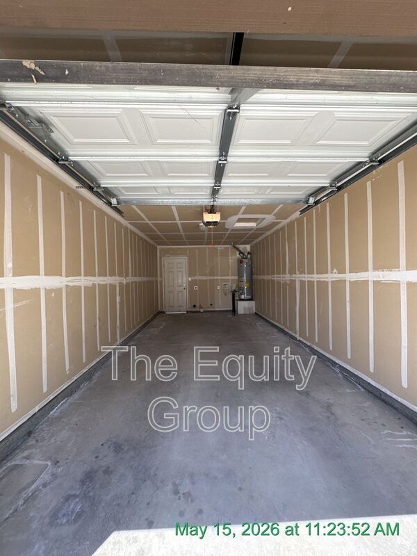 Building Photo - 2226 W Lark Ave