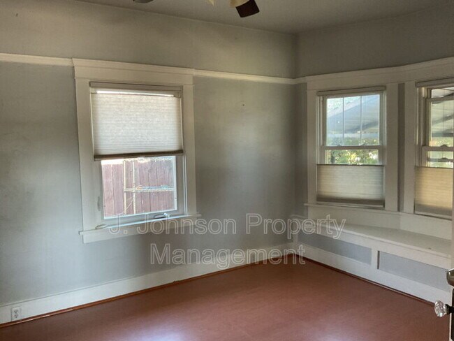 Building Photo - 1143 Wall St