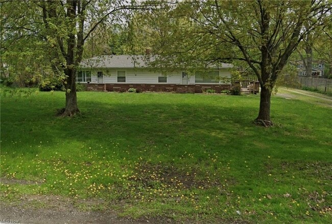 Building Photo - 473 Deidrick Rd