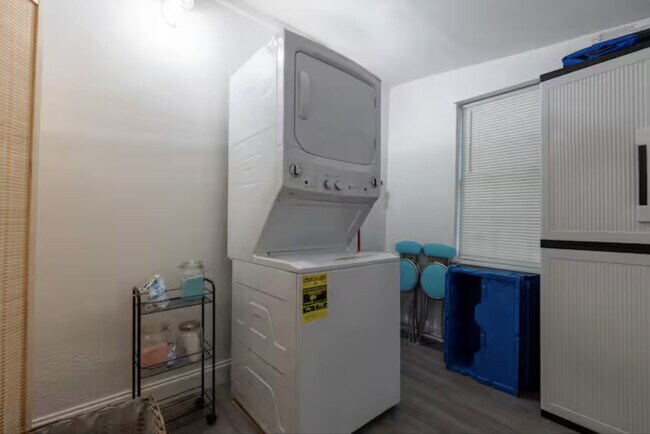 Building Photo - 2614 NW 8th St