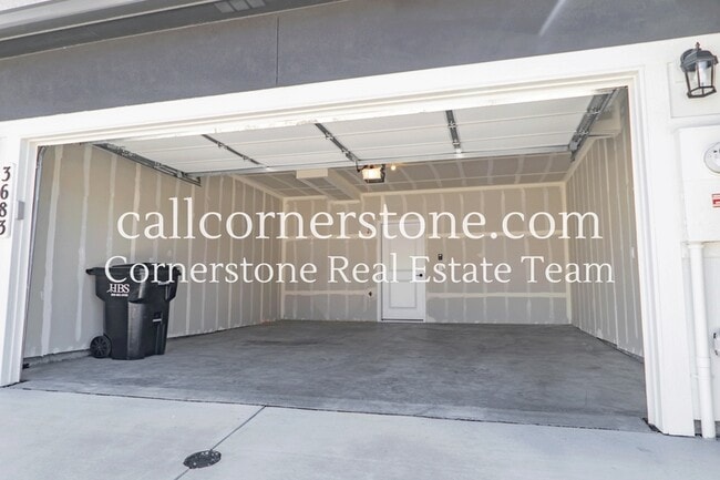 Building Photo - 3683 Levy Pk Dr