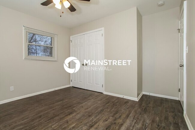 Building Photo - 3 Bedroom Pet-Friendly Home in LOUISVILLE,...