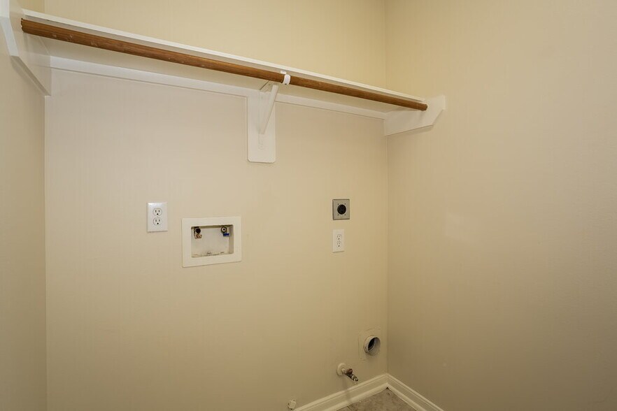 Building Photo - 1407 Hollow Branch Ln