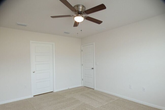 Building Photo - 5970 Smarty Jones Wy