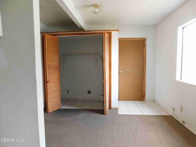 Building Photo - 7423 Mojave Dr