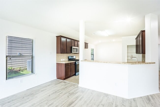 Building Photo - 9918 Hideaway Bend Ln