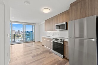 Building Photo - 2510