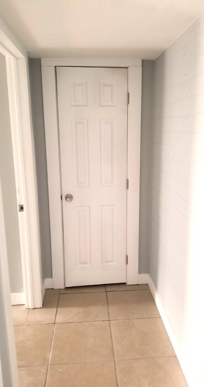 Building Photo - AWESOME 1 BEDROOM AND 1 BATHROOM FOR LEASE