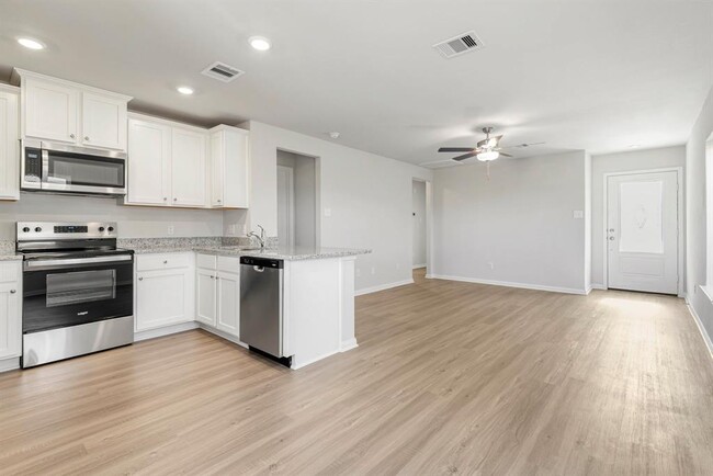 Building Photo - 8124 Sunberry Shadow Dr