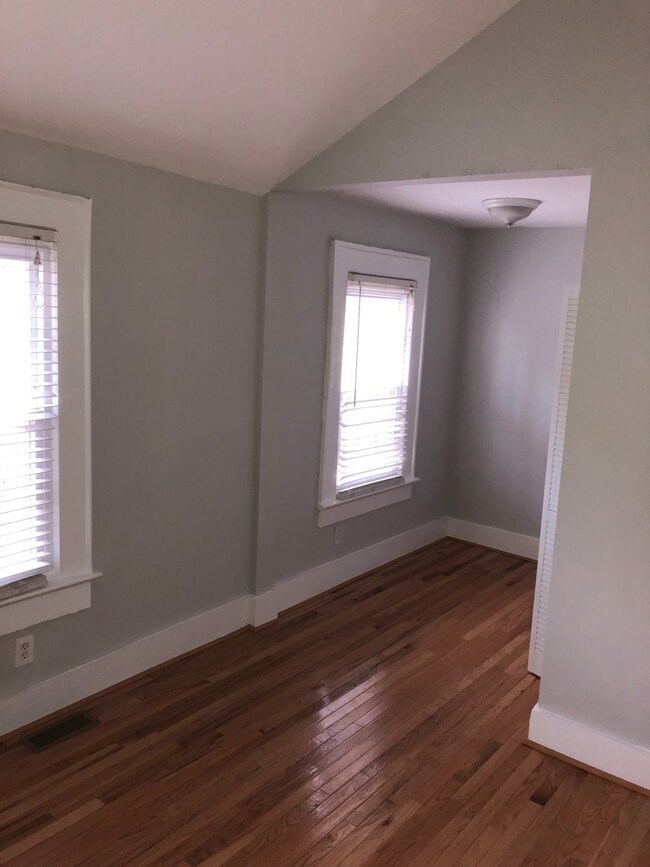 Building Photo - 2bd/2ba w/ Bonus Room & Large Backyard in Grant Park!!