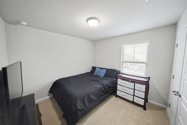 Building Photo - Stylish & Spacious 5-Bed in Prime Schertz Location! - Realtor Commission: $500