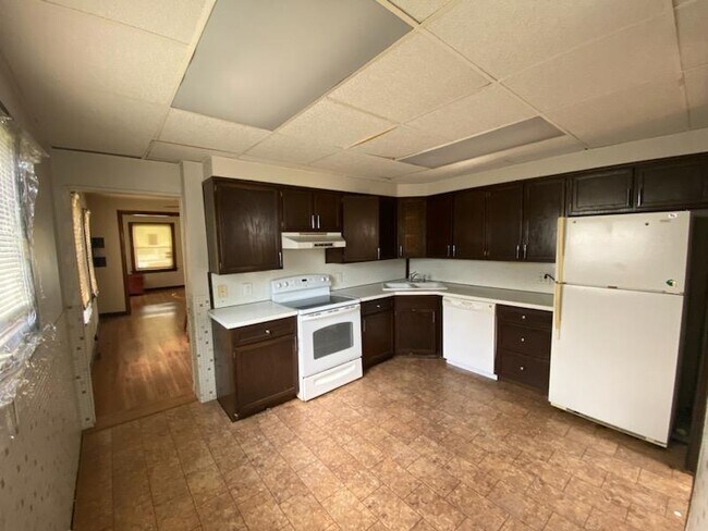 Building Photo - 68 Pulaski St