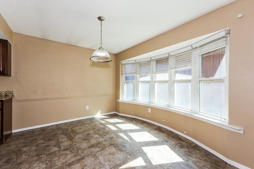 Building Photo - 1712 Choctaw Dr