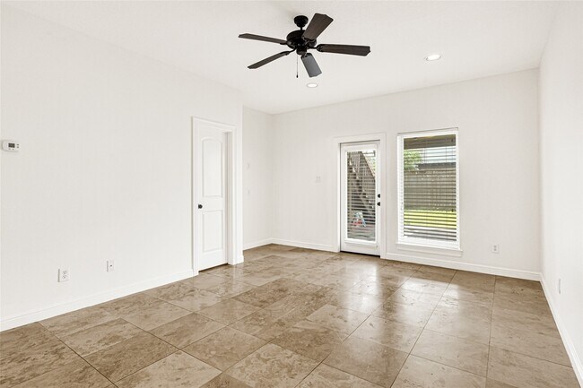 Building Photo - 5509 Darling St