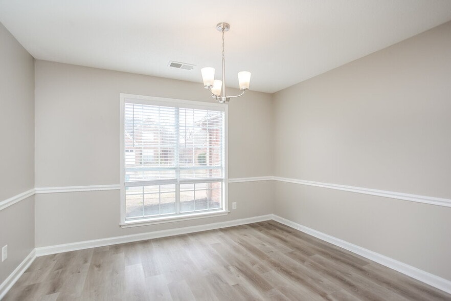 Building Photo - 1390 Bayberry Hill Dr