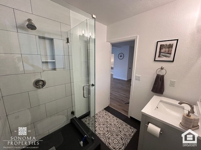 Building Photo - Furnished Guesthouse Suite in Sonoma