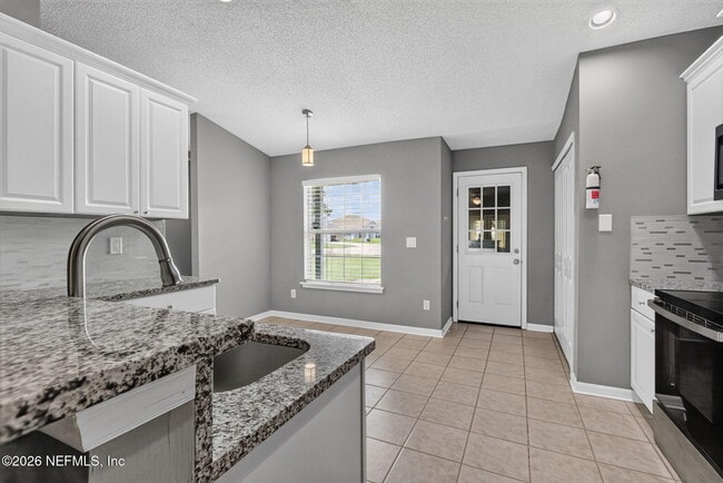 Building Photo - 3183 Wavering Ln