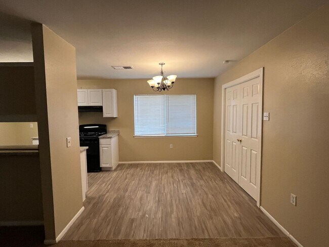 Building Photo - 103 Meadow Way