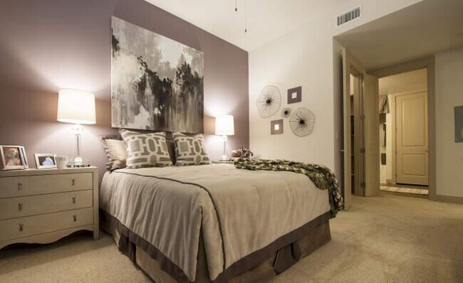 Building Photo - 2 bedroom in Houston TX 77002
