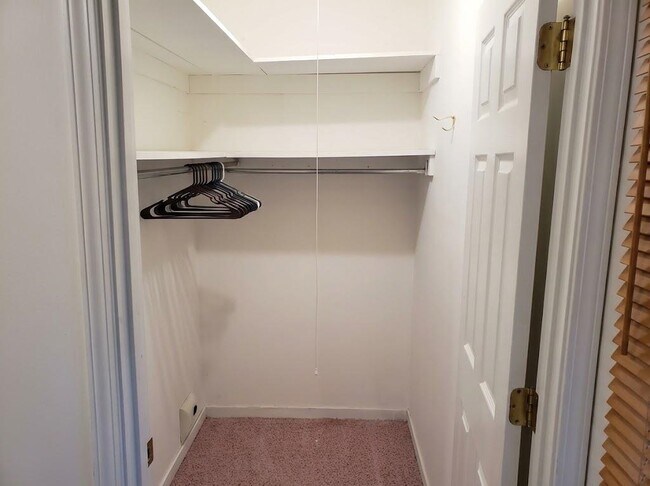 Building Photo - 6248 Brightwood Dr