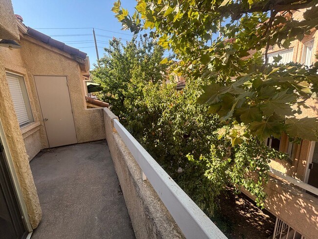Building Photo - Charming 3-Bedroom Condo with Community Po...