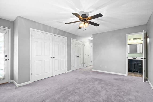 Building Photo - Pet Friendly Three Bedroom!