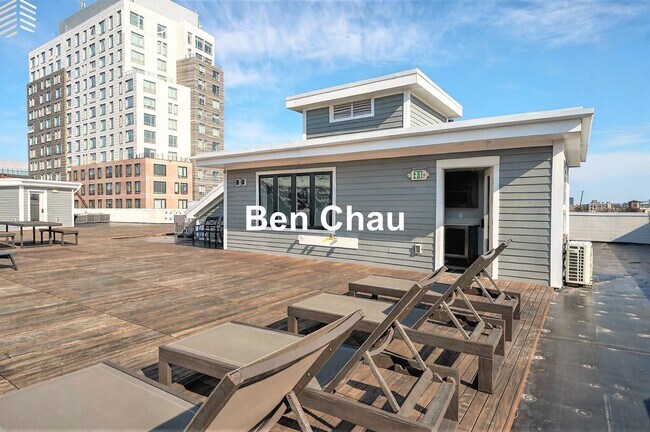 Building Photo - 26 Hichborn St