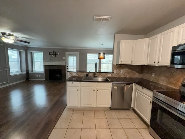 Building Photo - 12614 Oceanside Dr