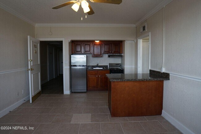Building Photo - 311 W Ashley St
