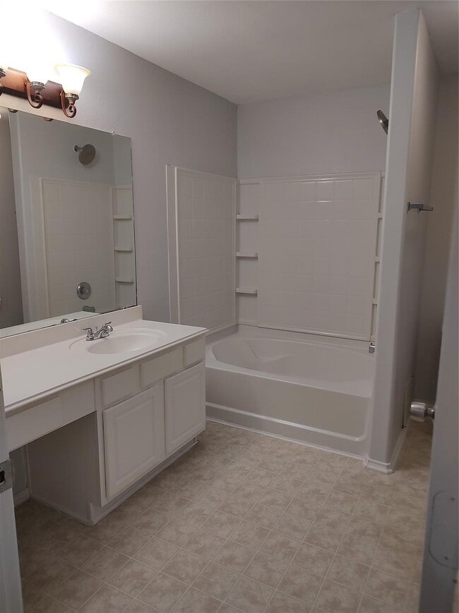 Building Photo - 12618 Roxdale Ridge Dr