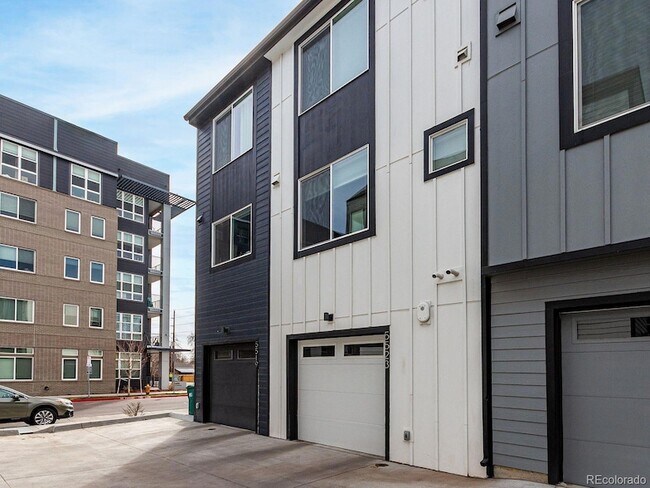 Building Photo - 5523 W 10th Ave