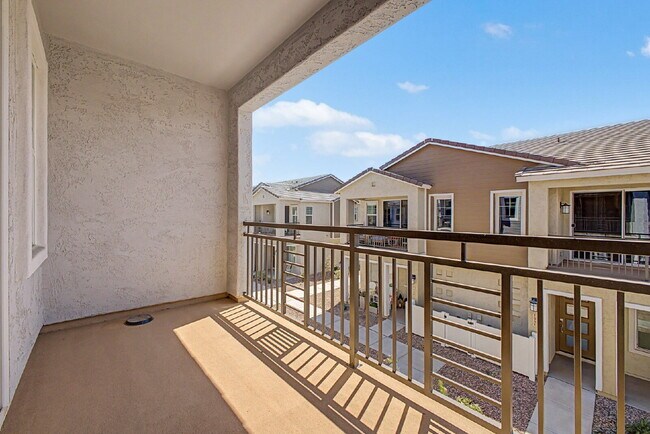 Building Photo - Live the Hawes Crossing Lifestyle – Pool, Pickleball & More! Internet included in the rent!