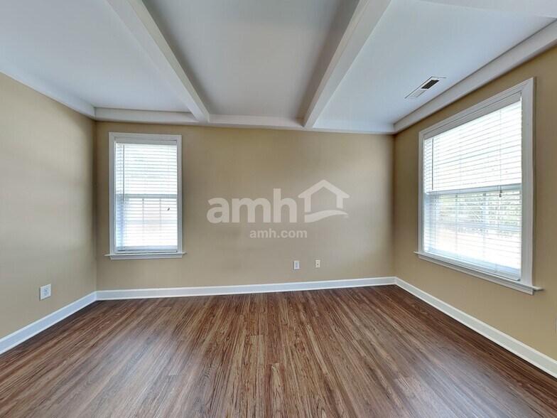 Building Photo - 1935 Shillington Dr