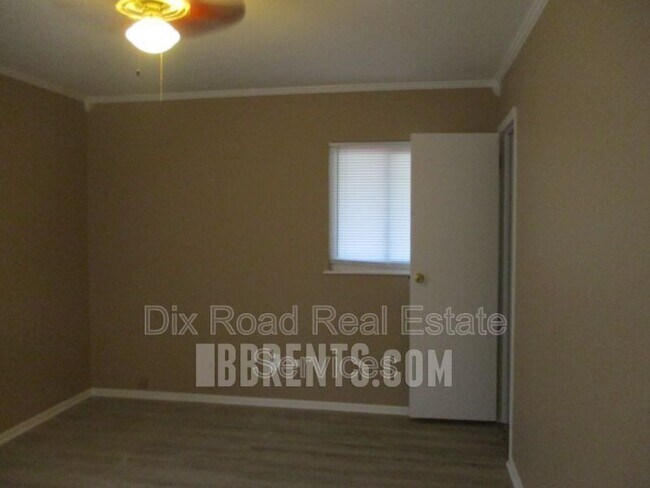 Building Photo - 530 Unger Ave