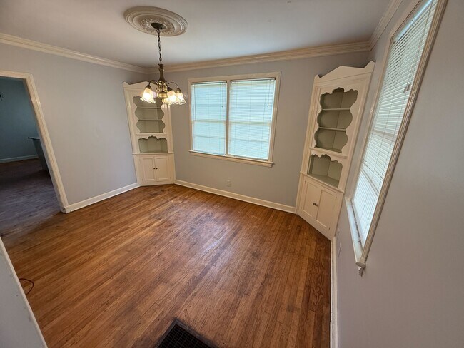 Building Photo - 3304 Gilmer Ave