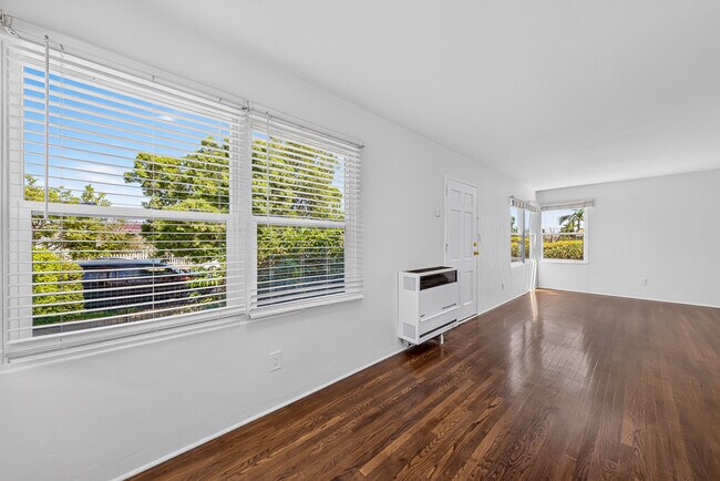 Building Photo - 3626 Highland Ave