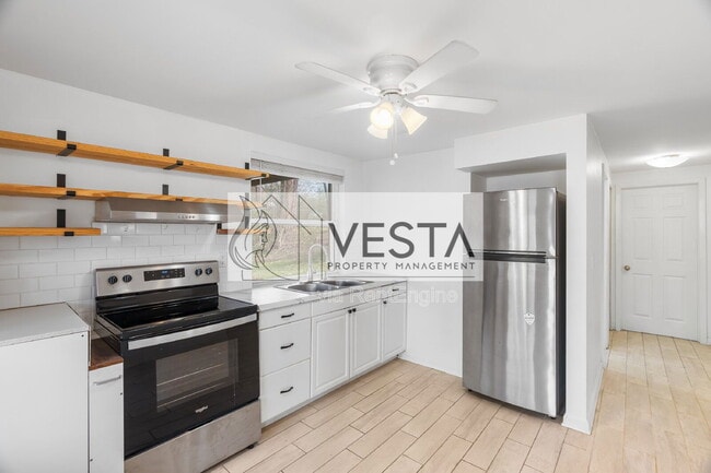 Building Photo - 131 Moody Ave