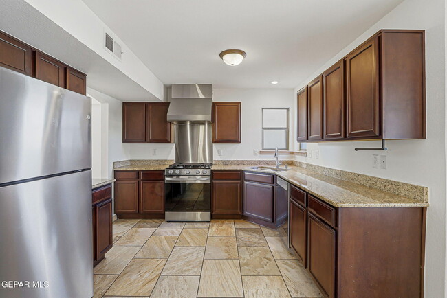 Building Photo - 6524 Latimer Place