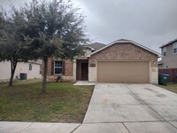 Building Photo - 3 Bedroom 2 Bath with covered patio