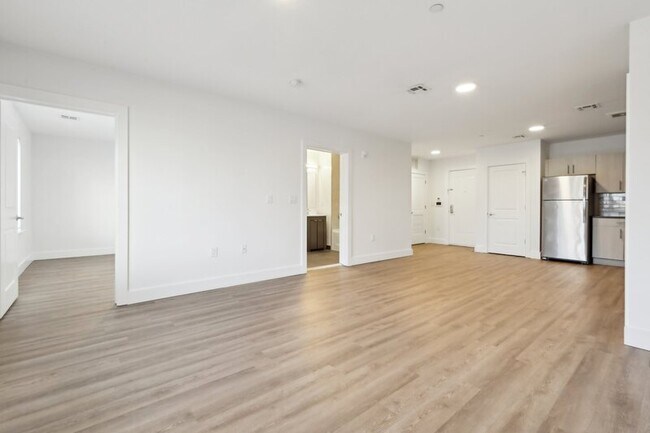 Building Photo - APEX Orange Crossing