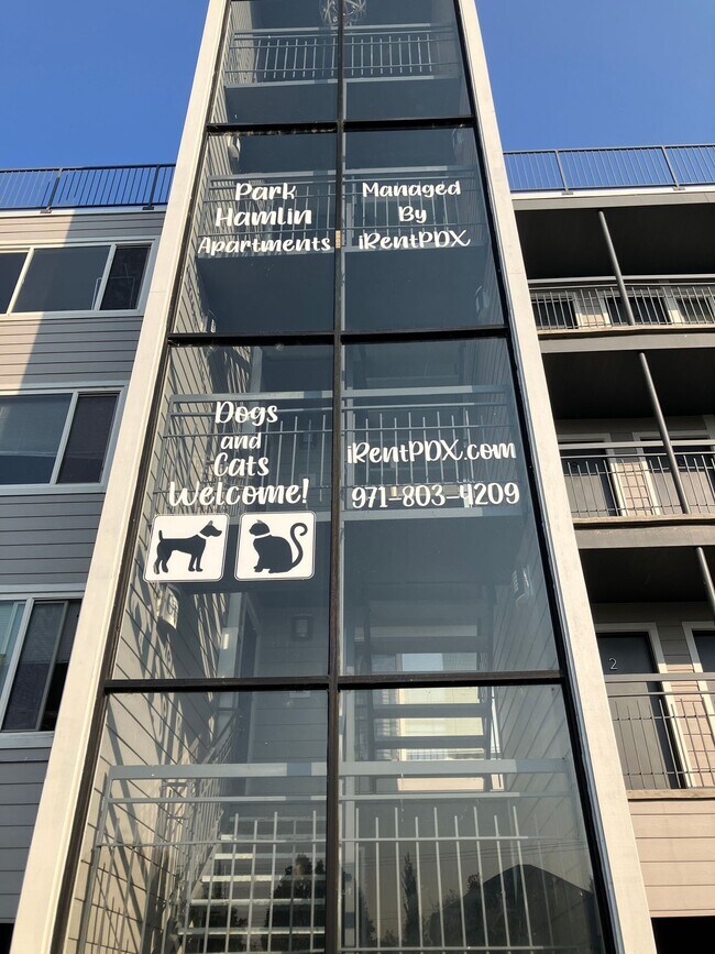 Building Photo - Park Hamlin Apartments