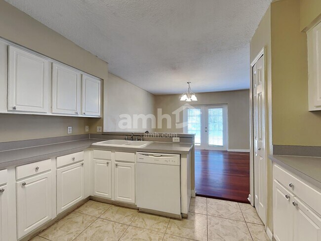 Building Photo - 10808 Candle Stick Ln