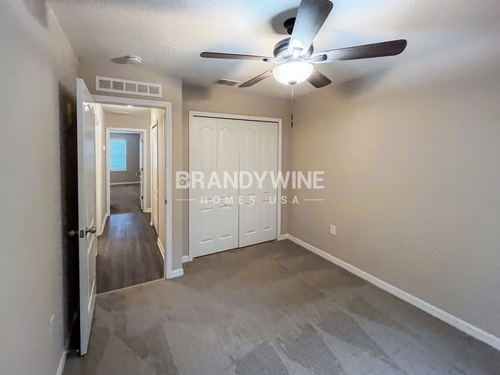 Building Photo - 8269 Halls Hammock Ct