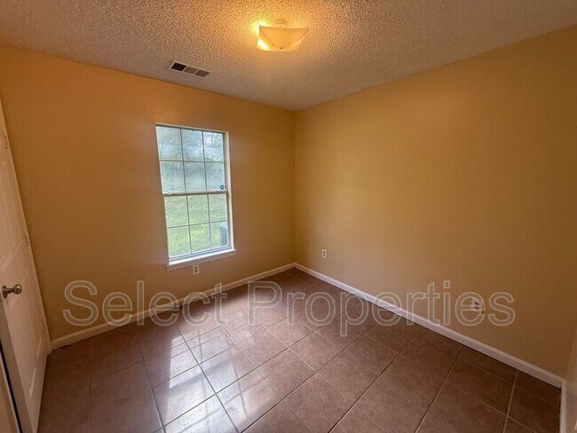 Building Photo - 1303 Dana Debbie St
